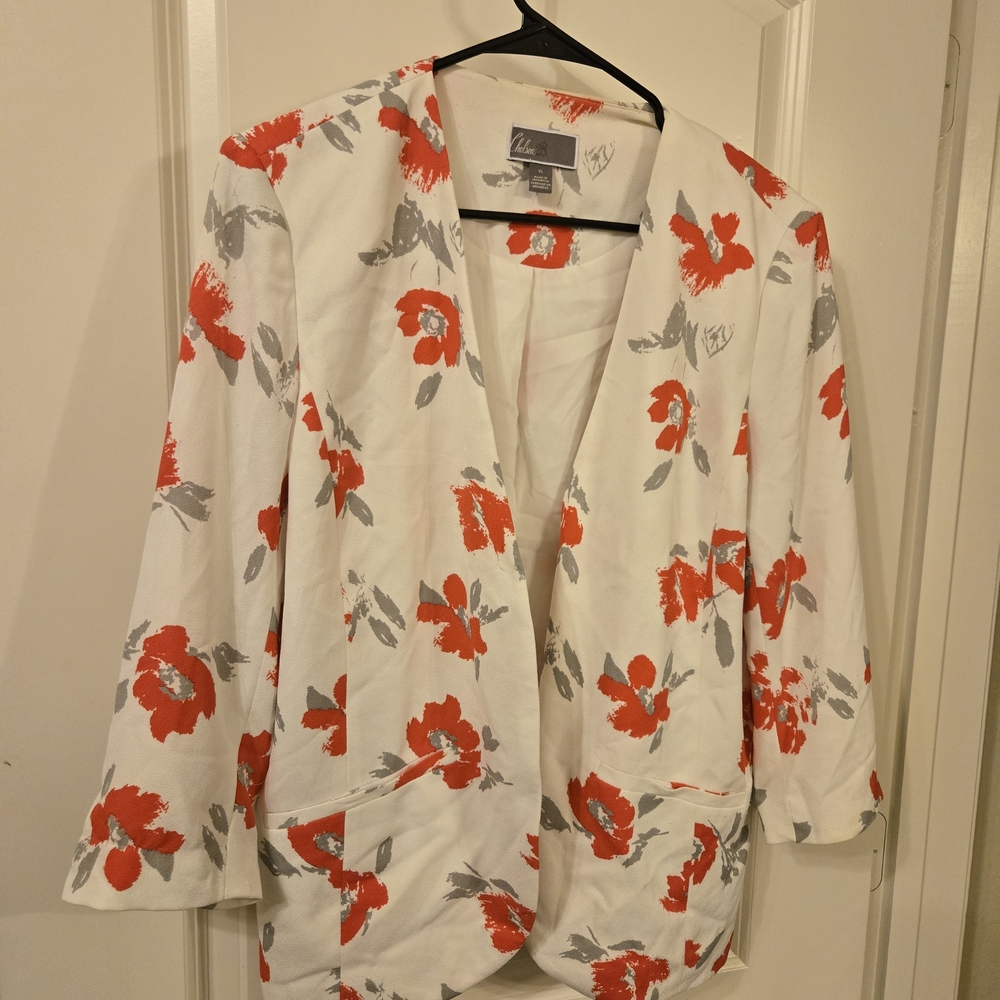 Chelsea28 Women's Blazer - White with Red and Gray Floral